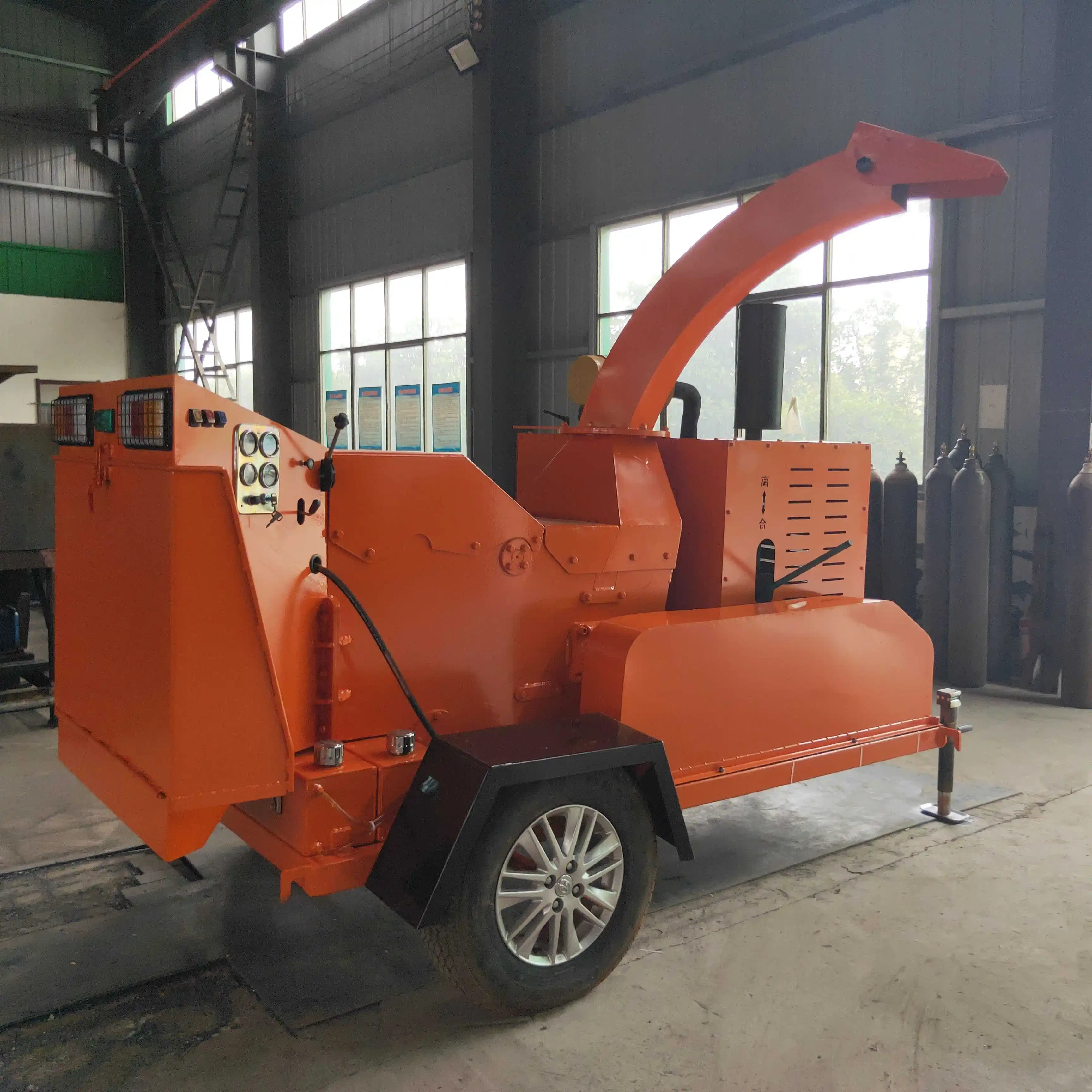 Crawler Wood Chipper Shredder 30hp